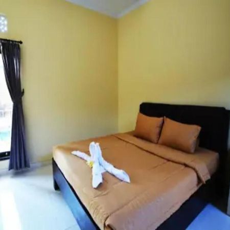 Kedunganan Oyo Flagship 91237 Ratu Guest House מראה חיצוני תמונה
